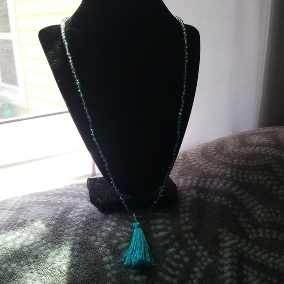 Beaded turquoise necklace with fringe pendant Chloe and Isabel - Picture 2 of 4